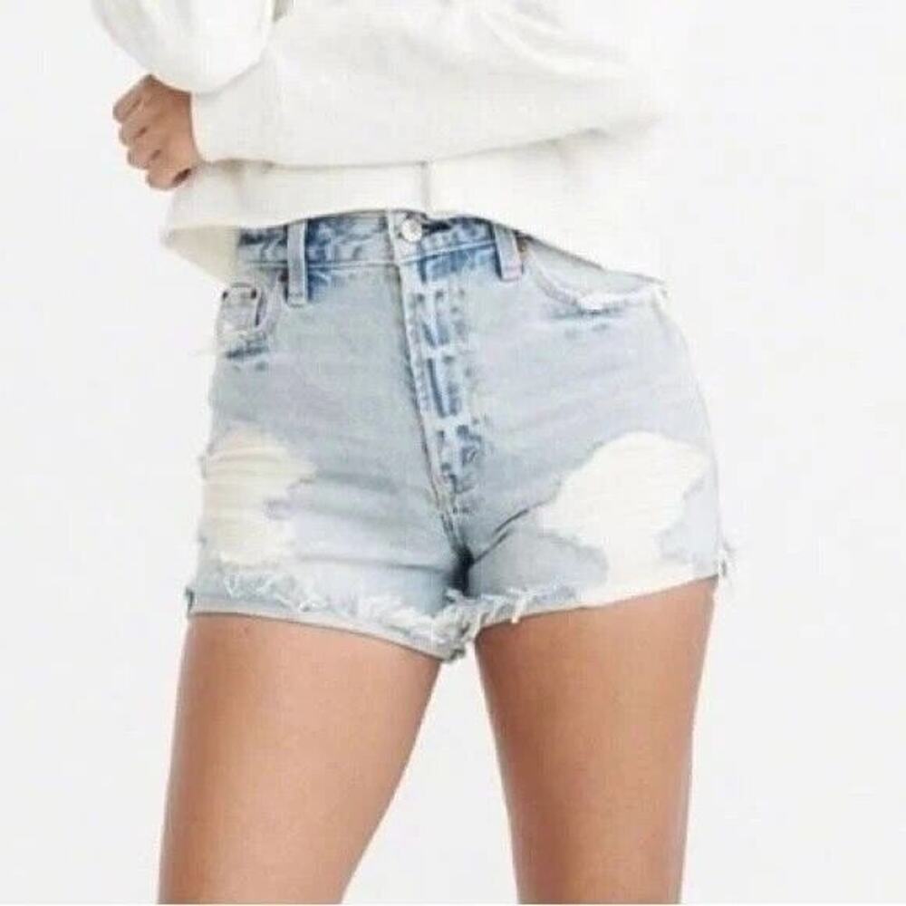 Abercrombie & Fitch Sz 6 Annie High Rise Short Y2K Raw Hem Distressed Light Wash